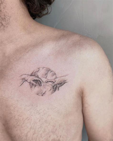 tatuaje minimalista pecho hombre|130 ideas de Minimalist tattoos men 